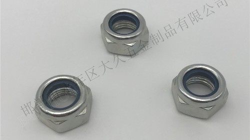 鎖緊螺母在操作過程中需要注意哪些地方？